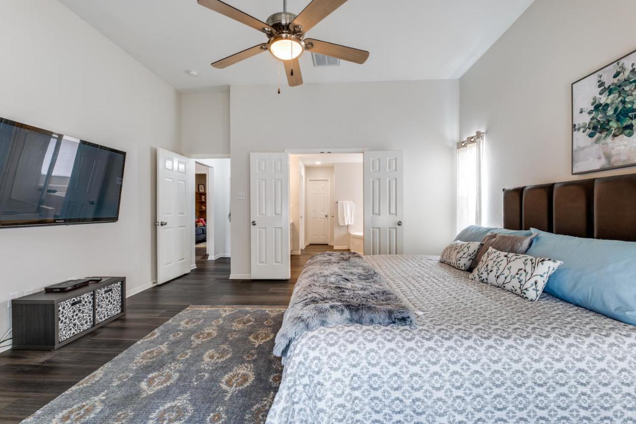 Spacious 5 Bdrm Home Mins To Wineries With Private Pool And Hot Tub! Johnson City Eksteriør bilde
