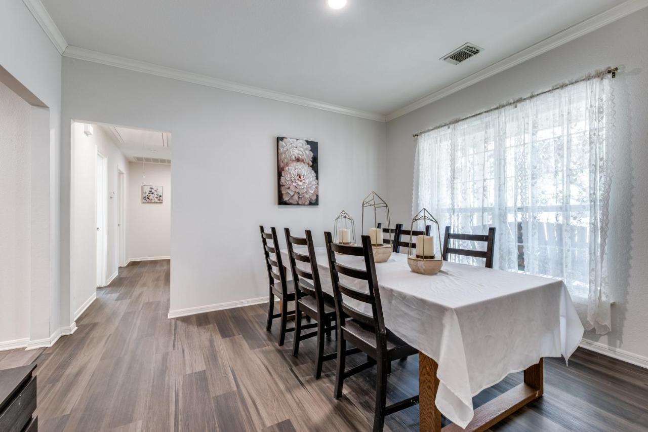 Spacious 5 Bdrm Home Mins To Wineries With Private Pool And Hot Tub! Johnson City Eksteriør bilde