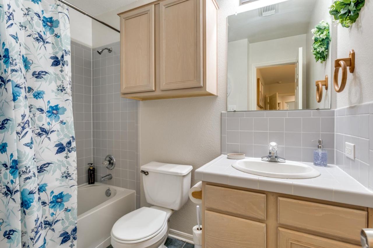 Spacious 5 Bdrm Home Mins To Wineries With Private Pool And Hot Tub! Johnson City Eksteriør bilde
