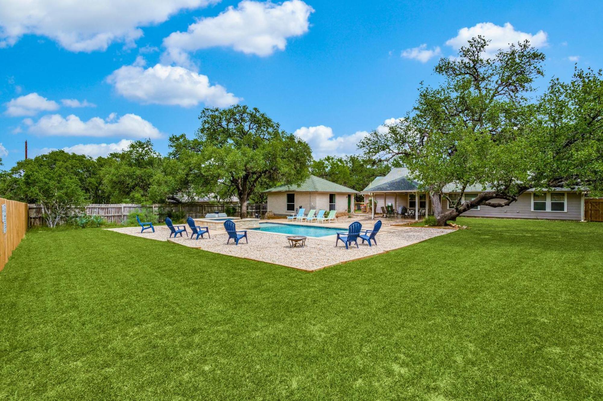 Spacious 5 Bdrm Home Mins To Wineries With Private Pool And Hot Tub! Johnson City Eksteriør bilde