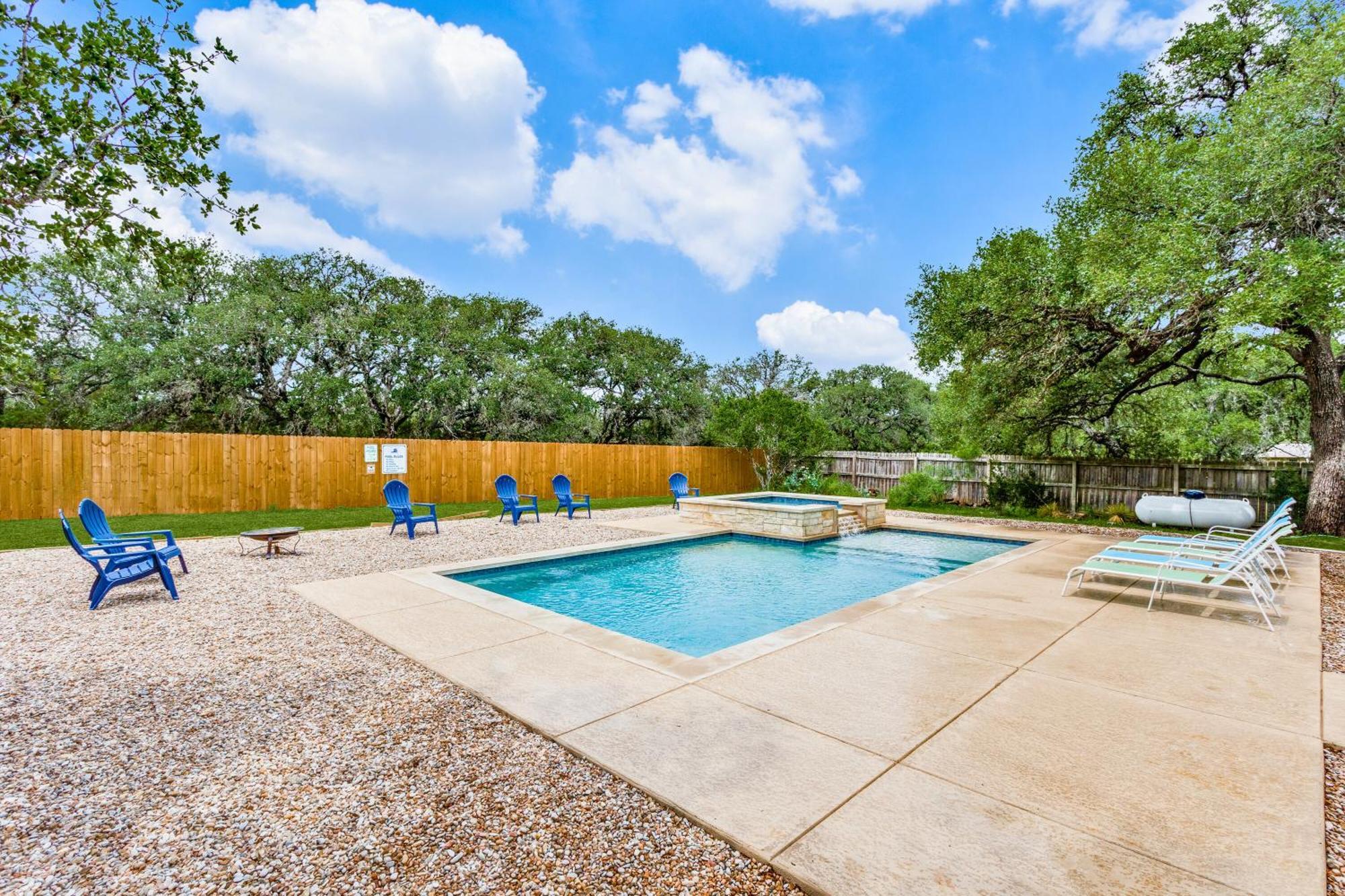 Spacious 5 Bdrm Home Mins To Wineries With Private Pool And Hot Tub! Johnson City Eksteriør bilde