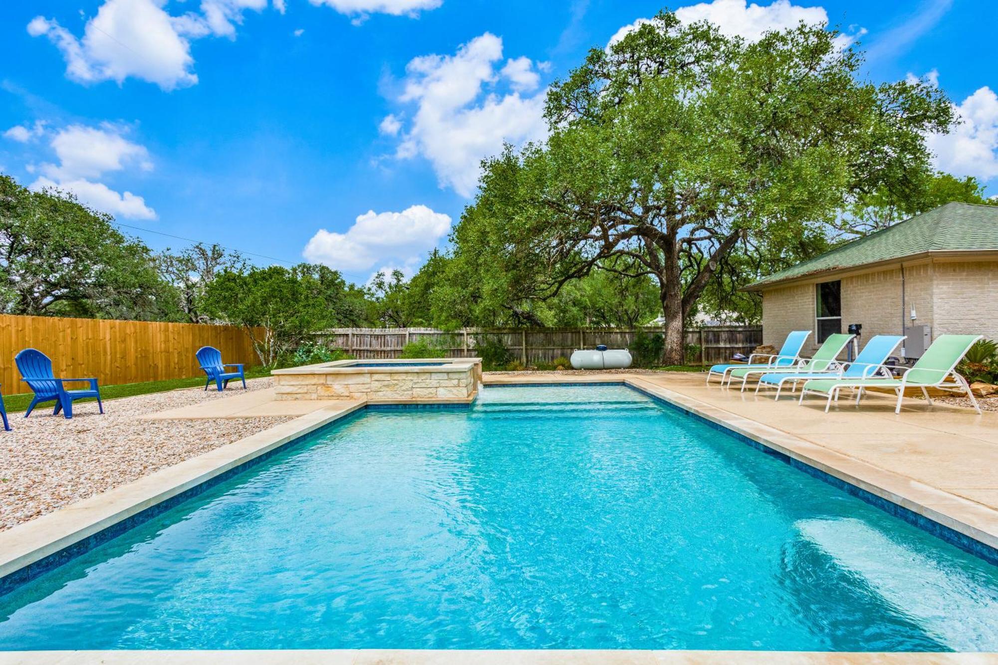 Spacious 5 Bdrm Home Mins To Wineries With Private Pool And Hot Tub! Johnson City Eksteriør bilde