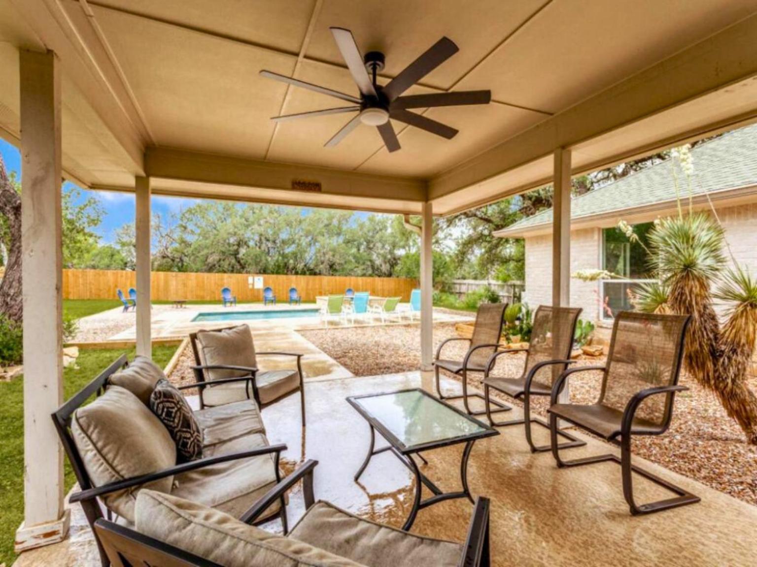 Spacious 5 Bdrm Home Mins To Wineries With Private Pool And Hot Tub! Johnson City Eksteriør bilde